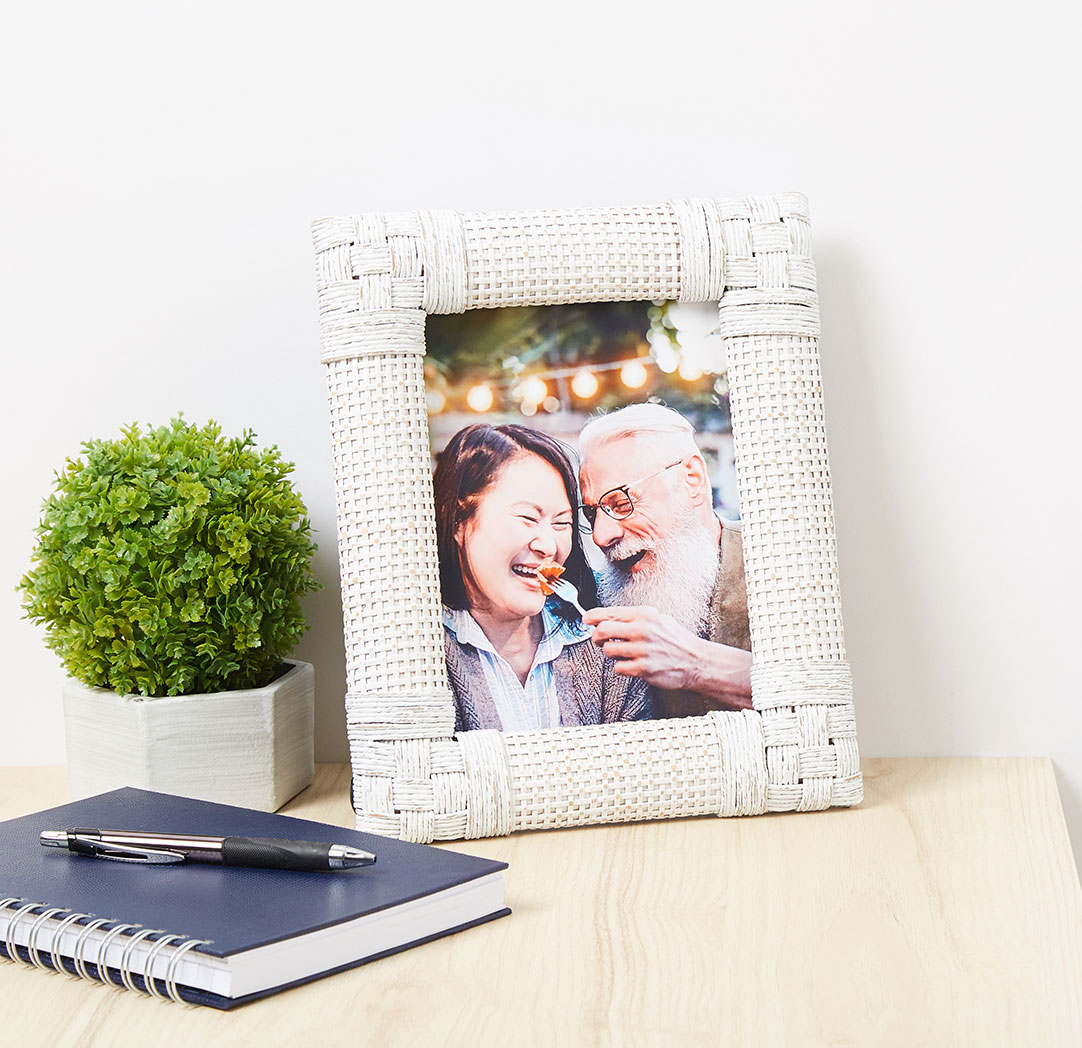 Frames & Decor