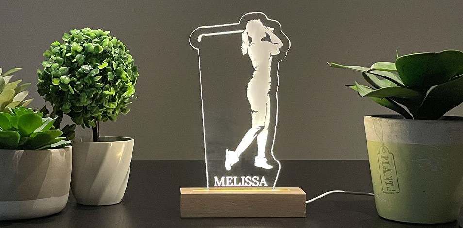 Panneau long à DEL personnalisé en bois - Golfeuse