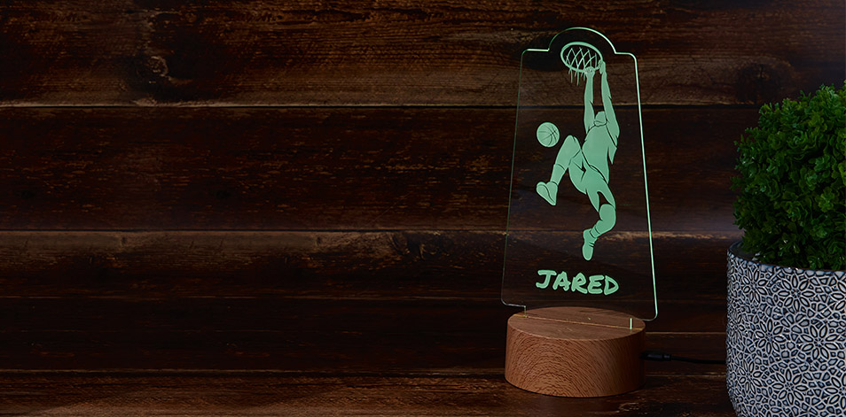 Panneau à DEL personnalisé en bois - Joueur de basketball