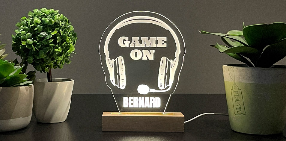 Panneau long à DEL personnalisé en bois - Casque de jeu