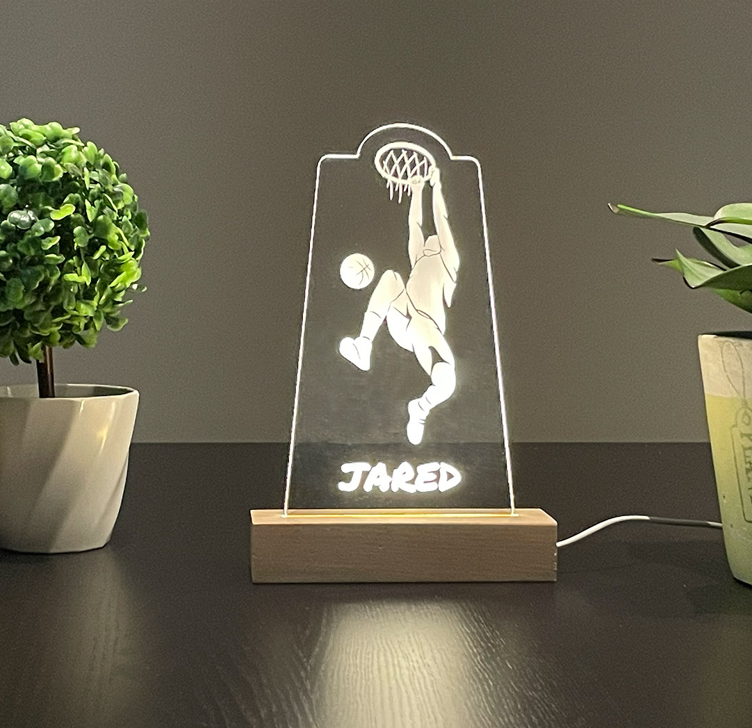 Panneau long à DEL personnalisé en bois - Joueur de basketball