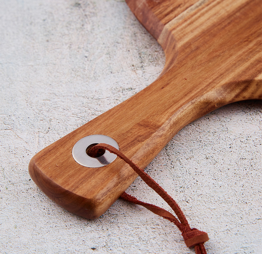 Planche à découper ronde personnalisée en acacia