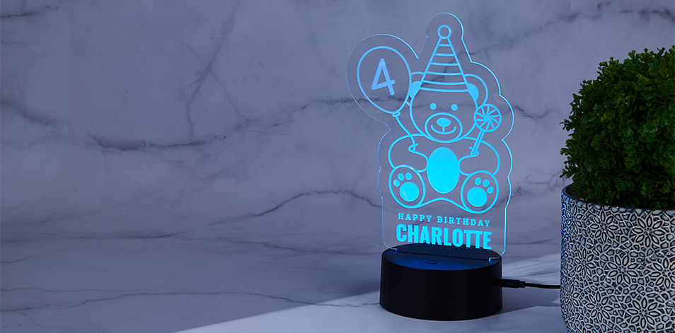 Panneau à DEL personnalisé noir - Ourson d’anniversaire