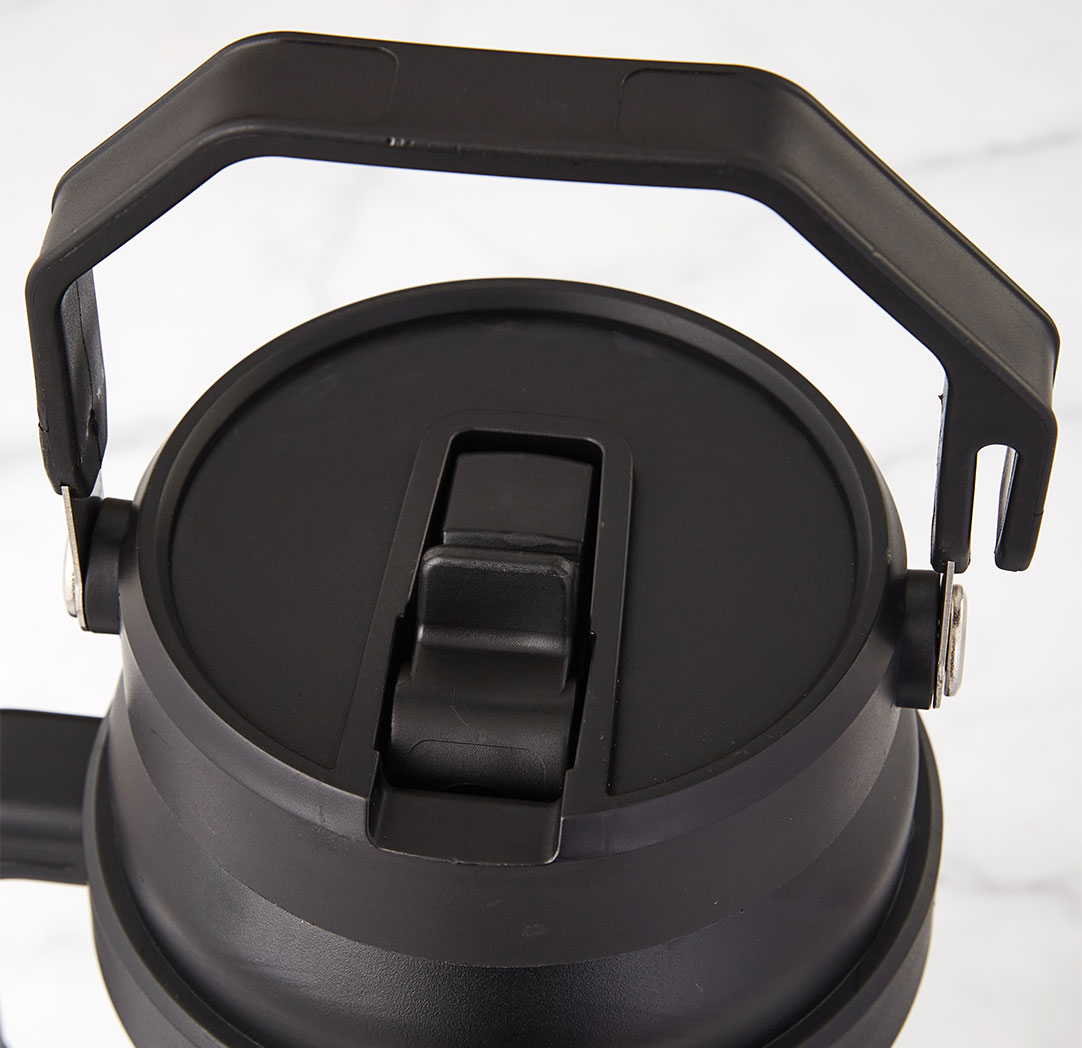 Bouteille personnalisée noire de 64 oz