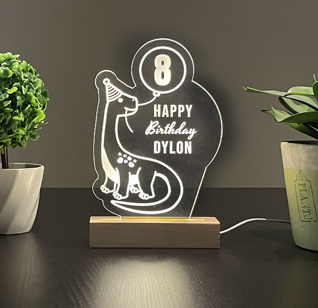 Panneau long à DEL personnalisé en bois - Anniversaire dinosauresque