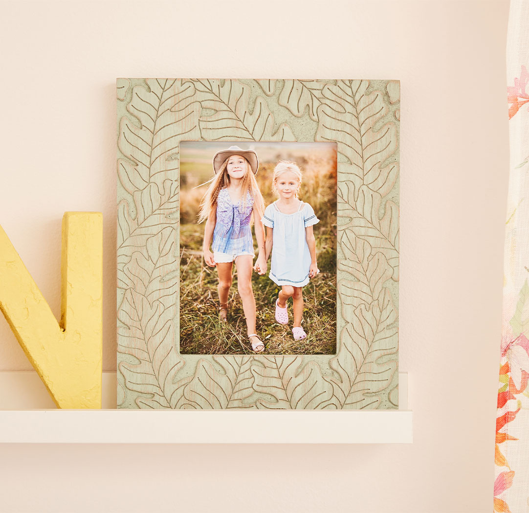 6x8 Carved Tropical Frame