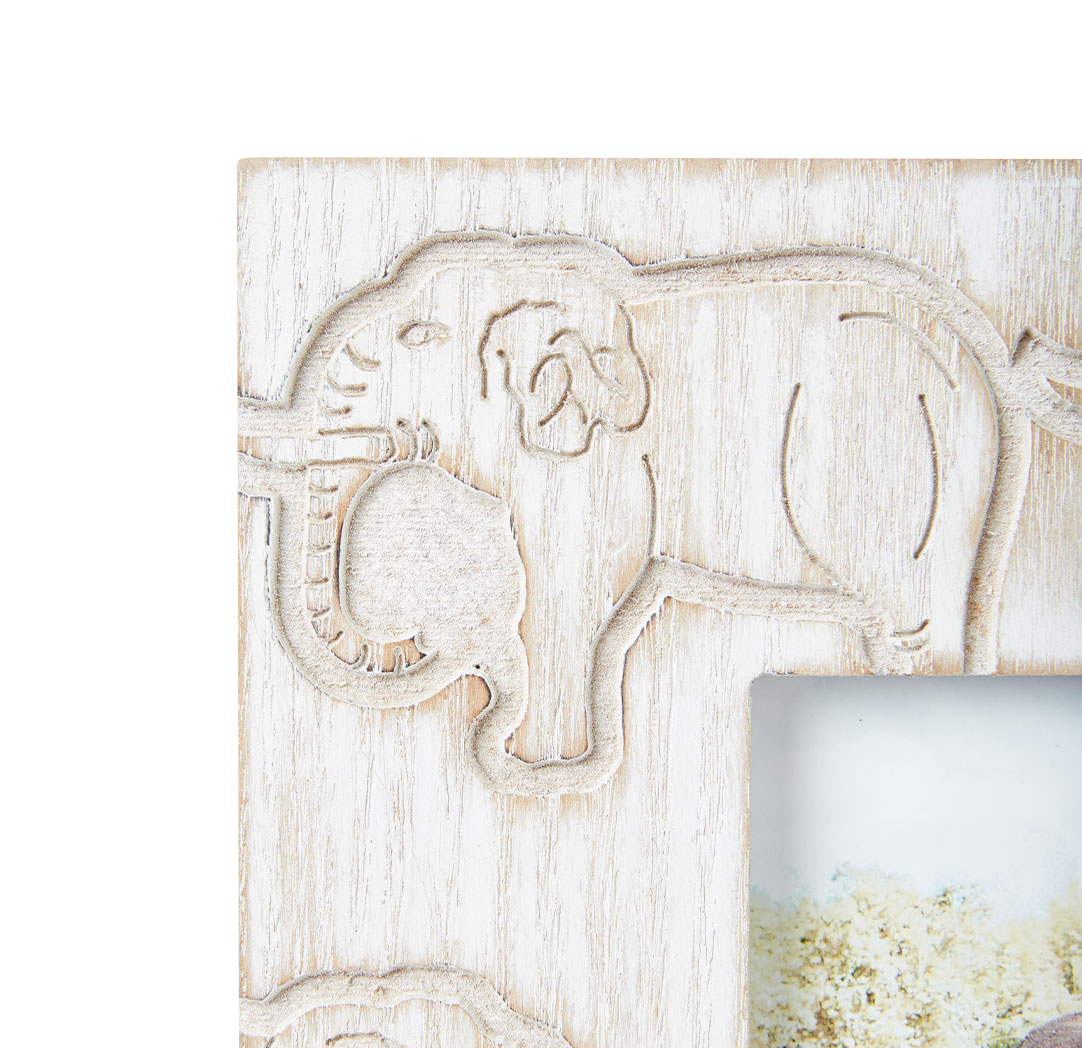 Cadre avec éléphants sculptés 6 x 8 po