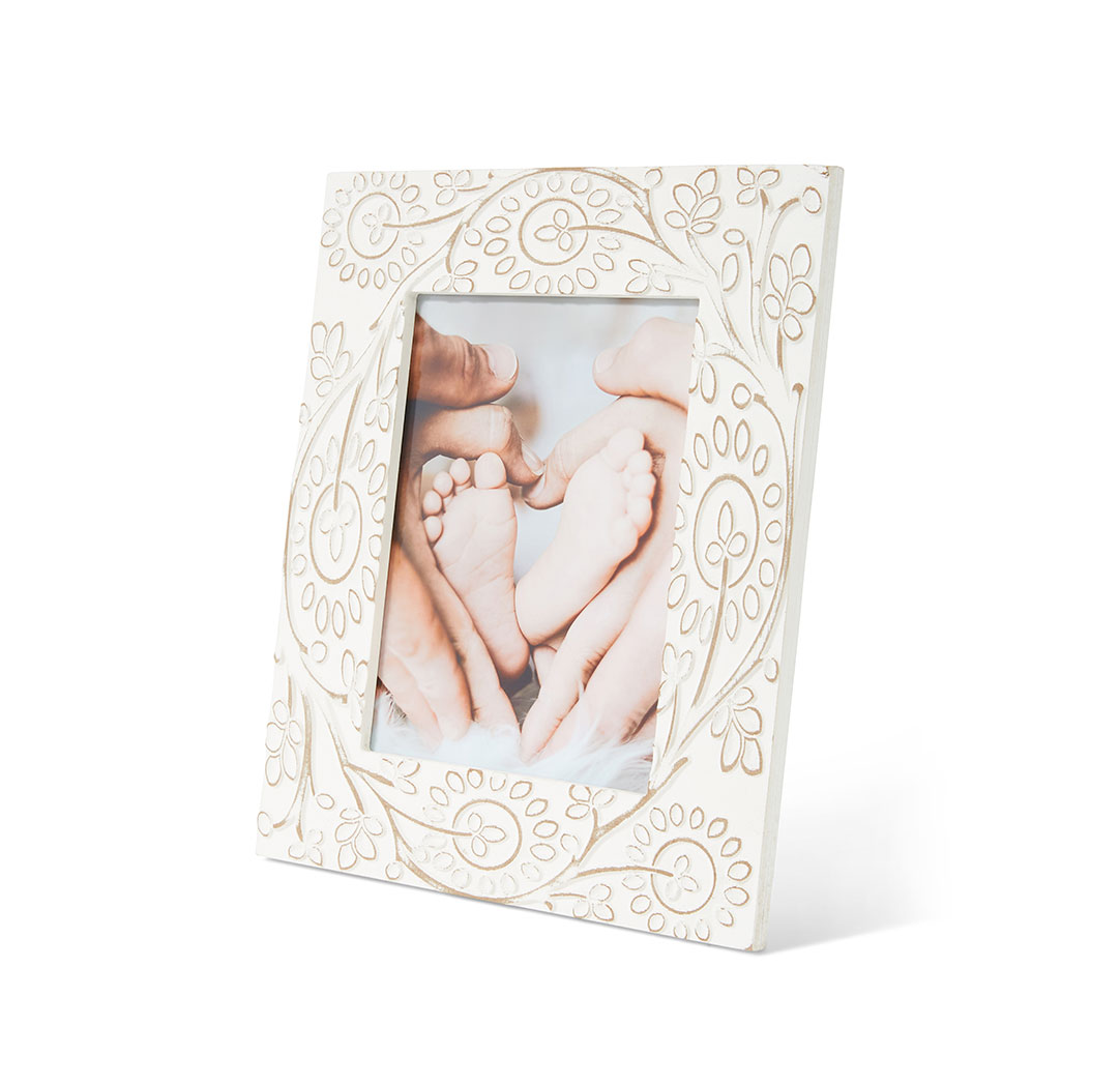 Cadre à motif de fleurs sculptées 6 x 8 po