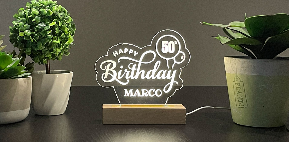 Panneau long à DEL personnalisé en bois - Happy Birthday