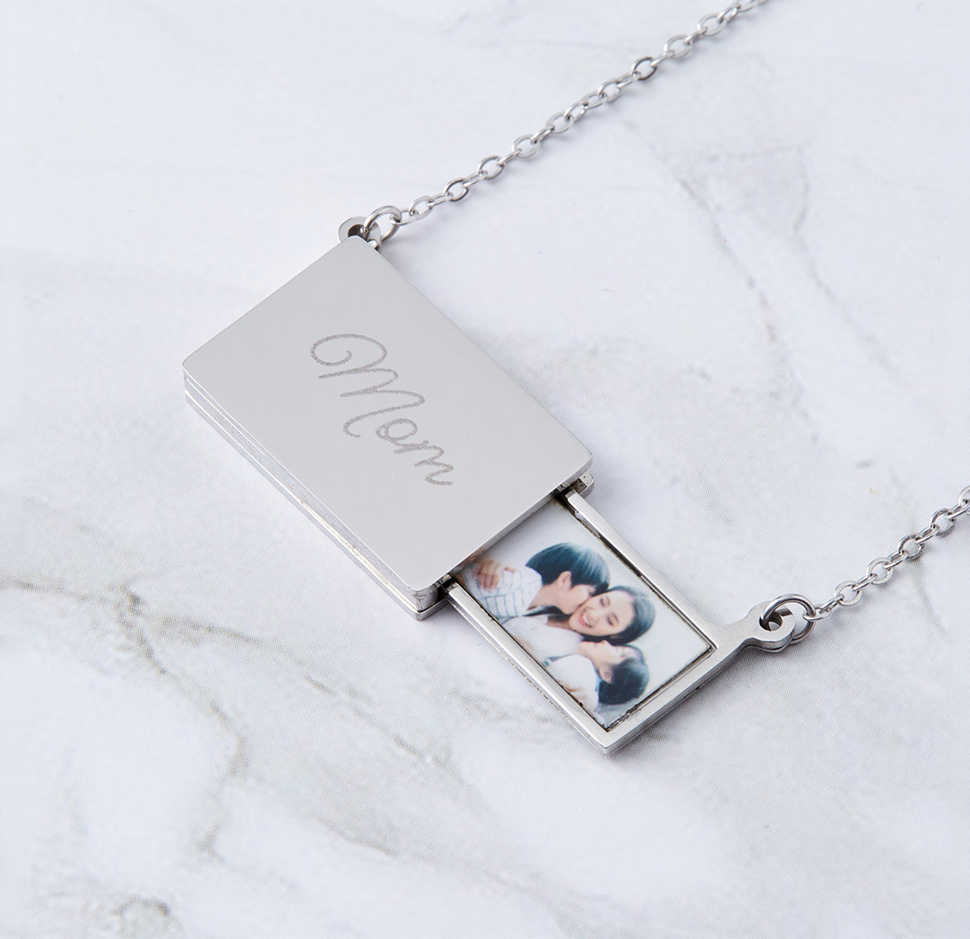 Pull-Out Photo Necklace - Silver Colour