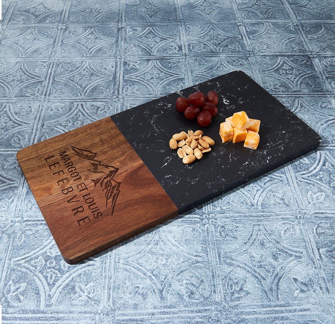 Planche à découper rectangulaire en bois et marbre noir personnalisée