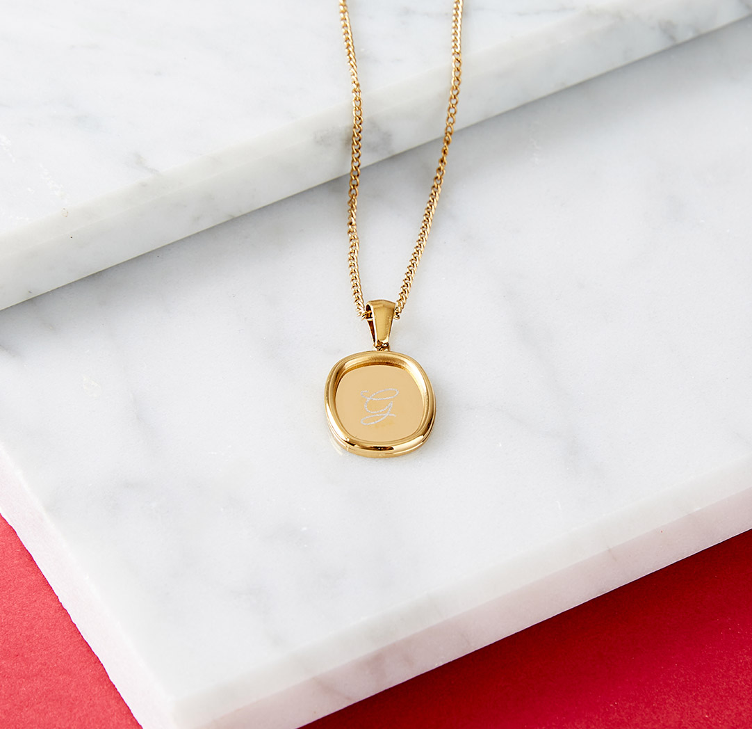 Collier avec médaillon - couleur or