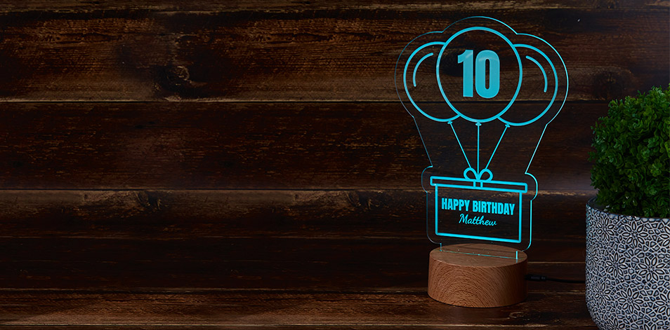 Panneau à DEL personnalisé en bois  - Ballons d’anniversaire