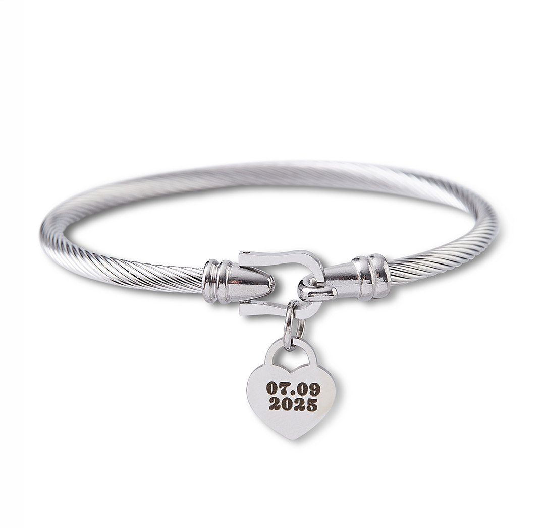 Bracelet torsadé à breloque en forme de cœur - couleur argent