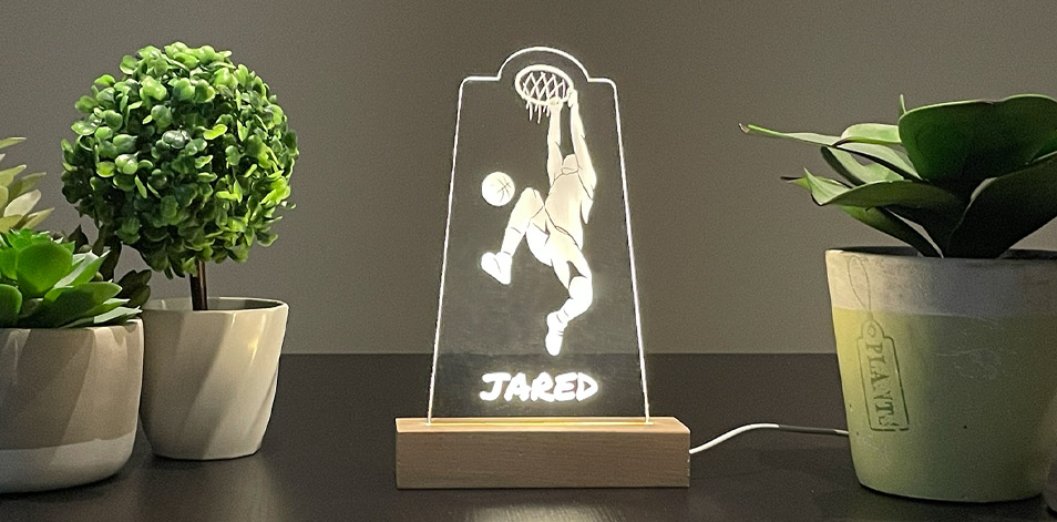 Panneau long à DEL personnalisé en bois - Joueur de basketball