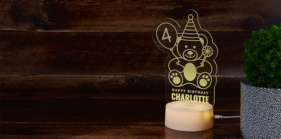 Panneau à DEL personnalisé blanc craquelé  - Ourson d’anniversaire